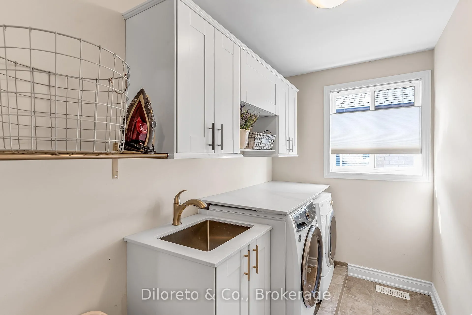 Photo 34 of 28 Michelangelo Lane, Hamilton, Carpenter — HOMEH