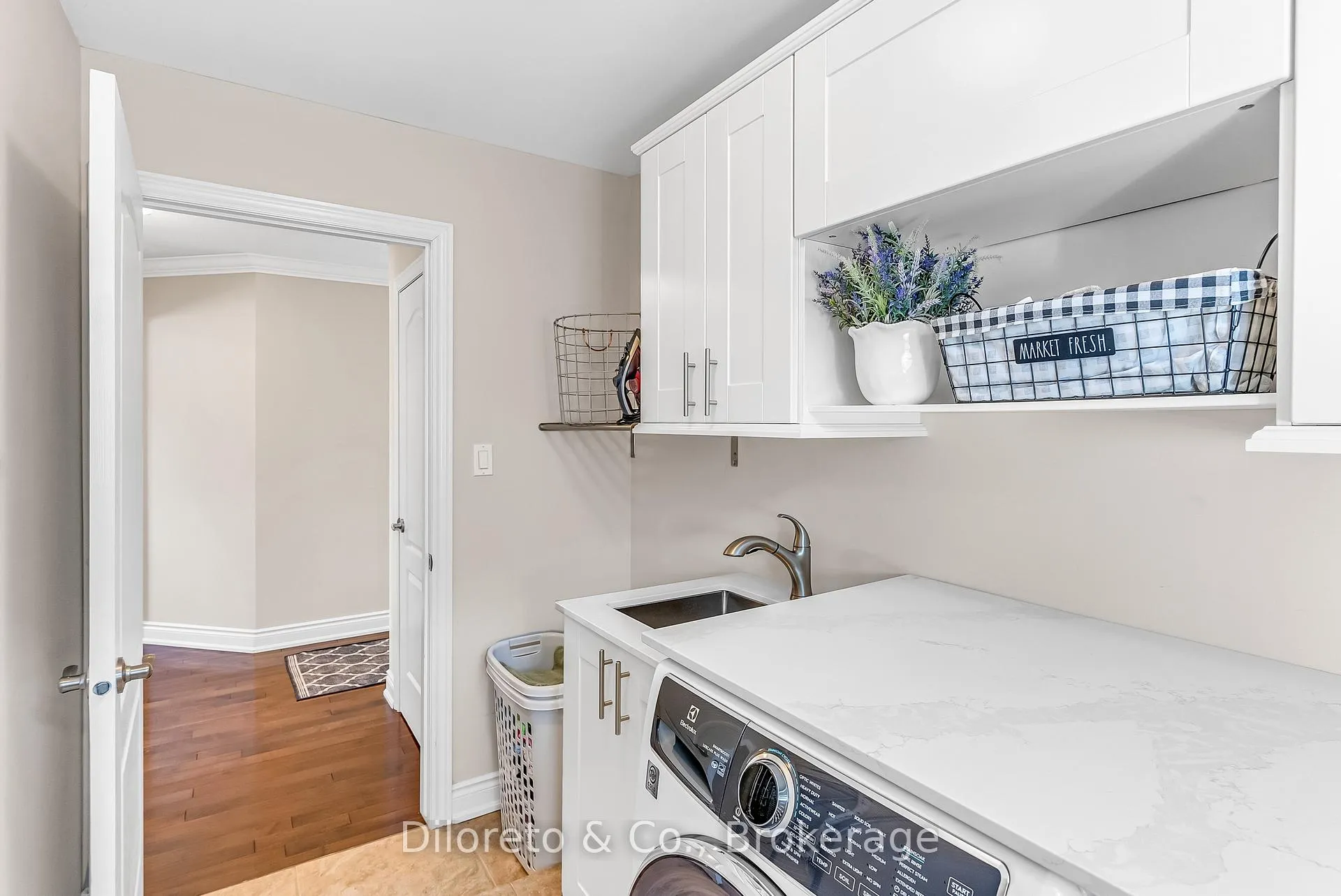 Photo 36 of 28 Michelangelo Lane, Hamilton, Carpenter — HOMEH