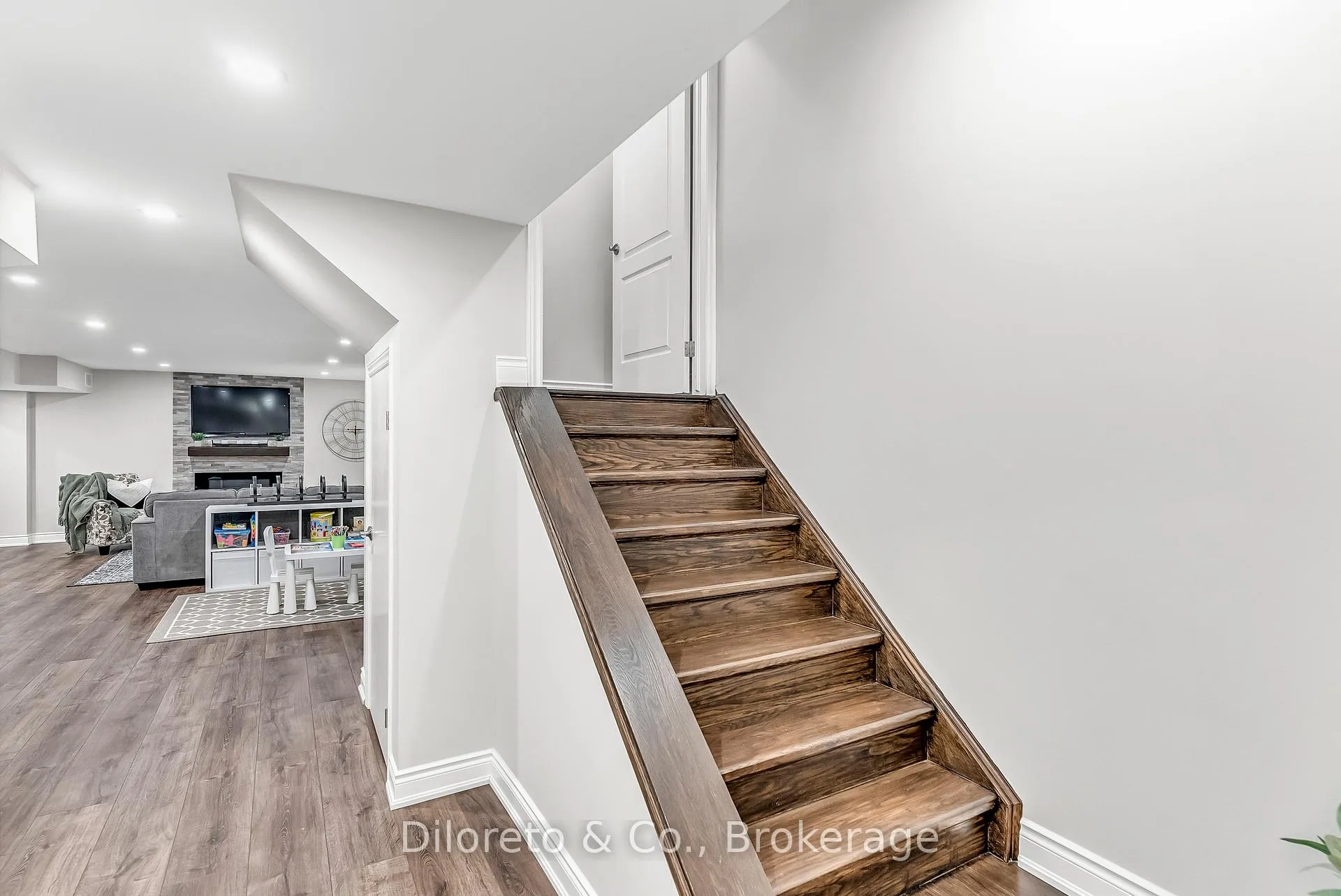 Photo 37 of 28 Michelangelo Lane, Hamilton, Carpenter — HOMEH