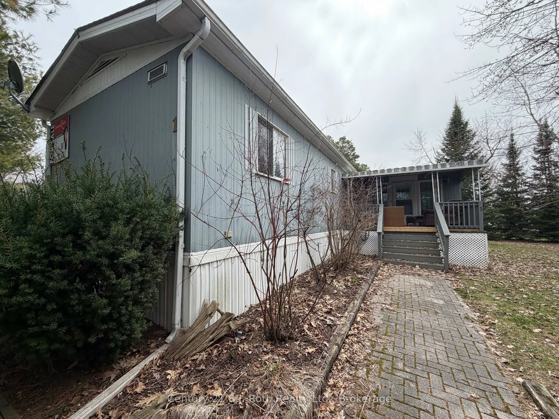 Front of 1 Smiths Lane