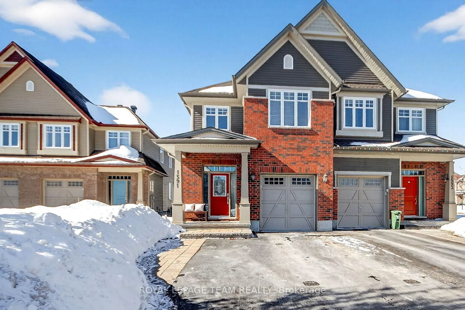 Front of 1591 Carronbridge Circle