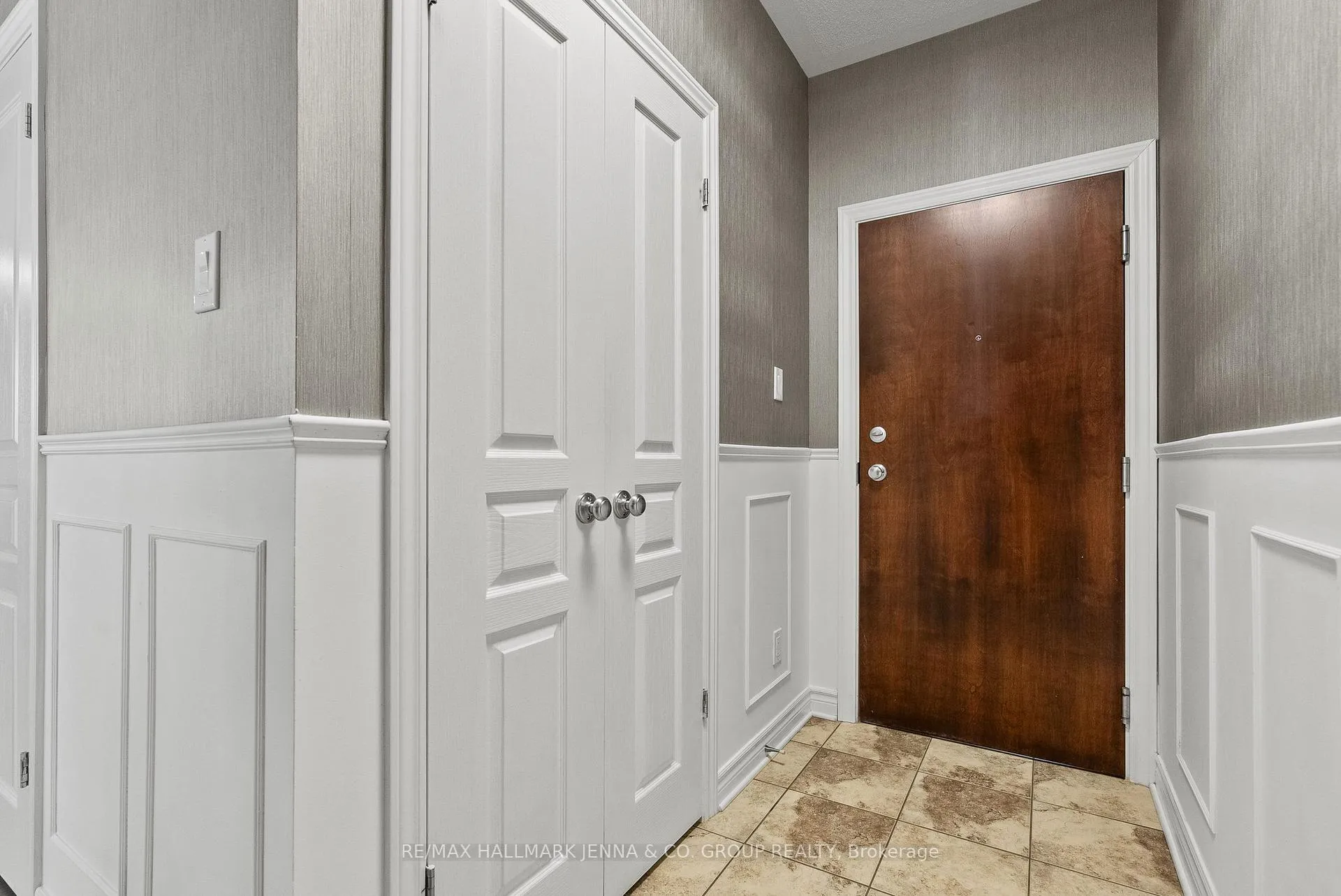 Photo 4 of Unit B, 1065 Beryl Private, Ottawa, Riverside South/Gloucester Glen — HOMEH