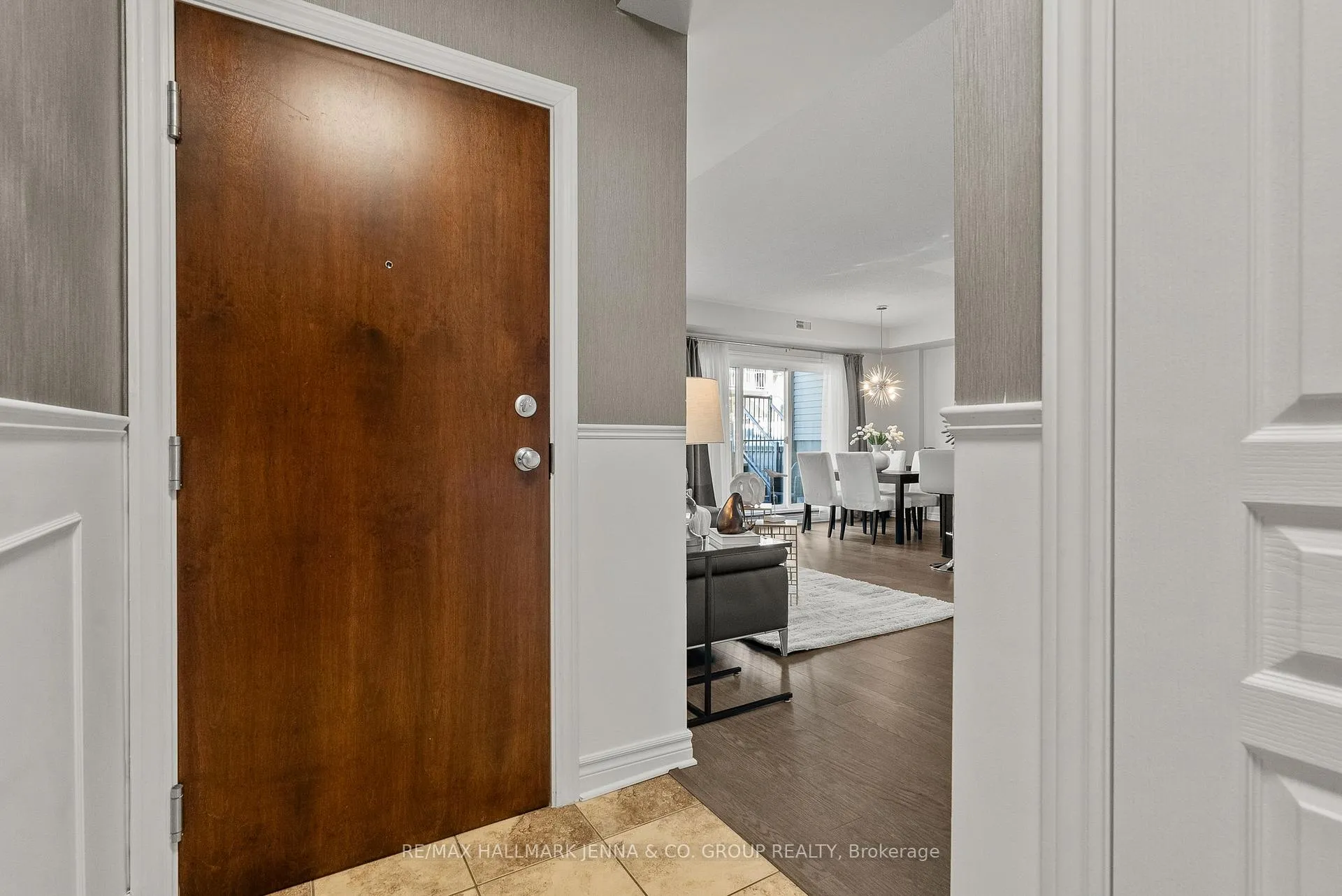 Photo 5 of Unit B, 1065 Beryl Private, Ottawa, Riverside South/Gloucester Glen — HOMEH