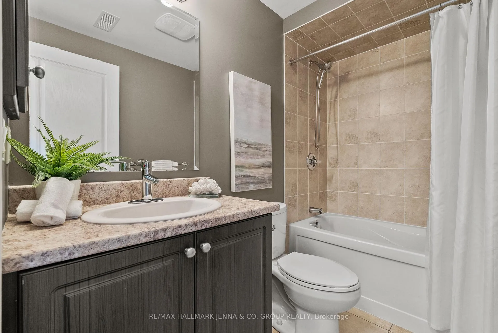 Photo 26 of Unit B, 1065 Beryl Private, Ottawa, Riverside South/Gloucester Glen — HOMEH