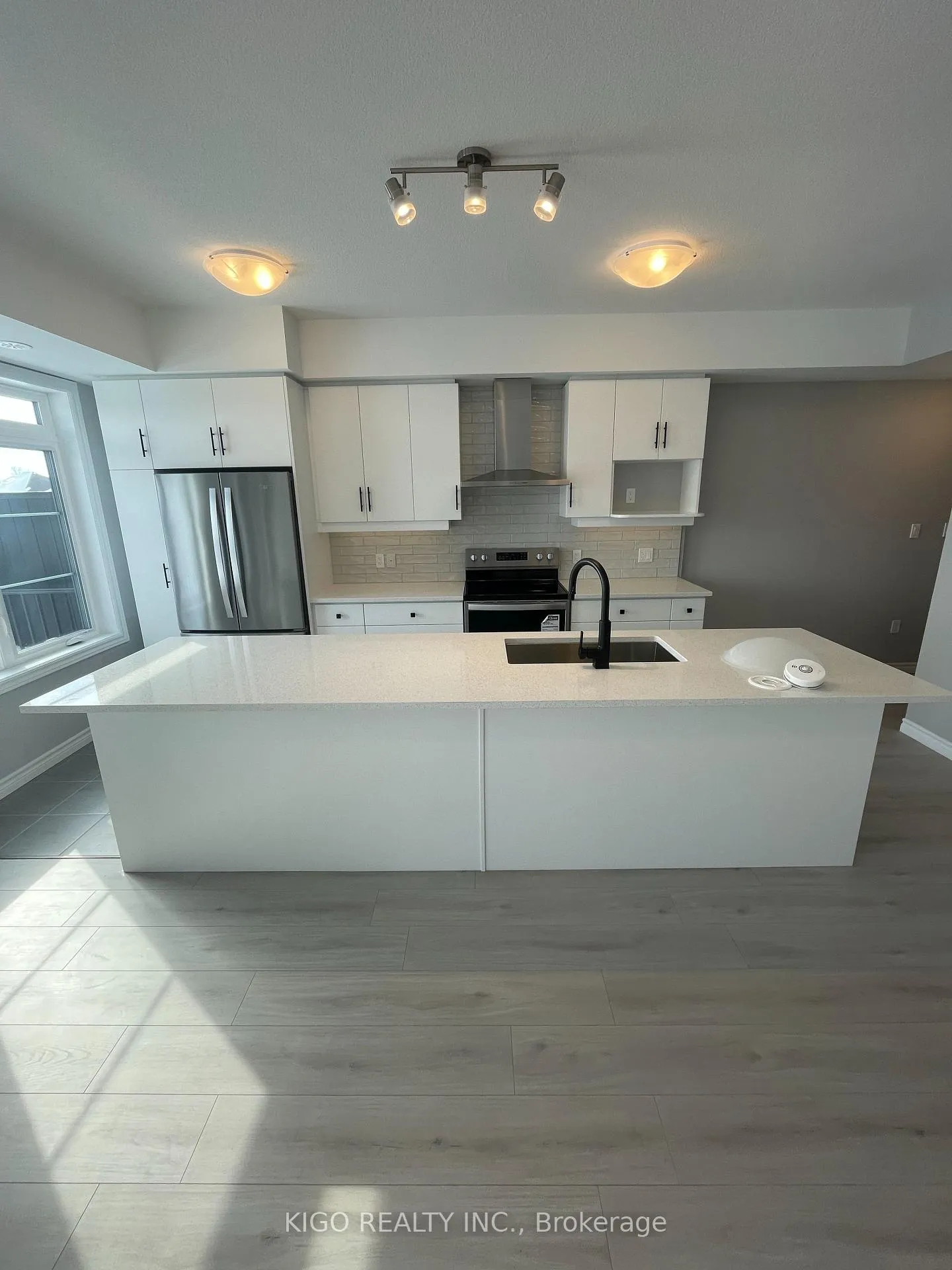 Photo 4 of 102 Lomond Lane, Kitchener — HOMEH