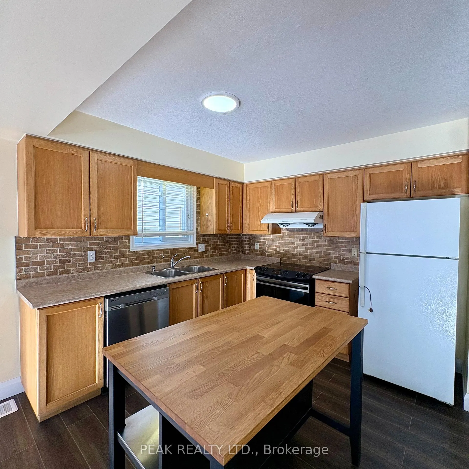 Photo 12 of 629 Violet Street, Waterloo — HOMEH