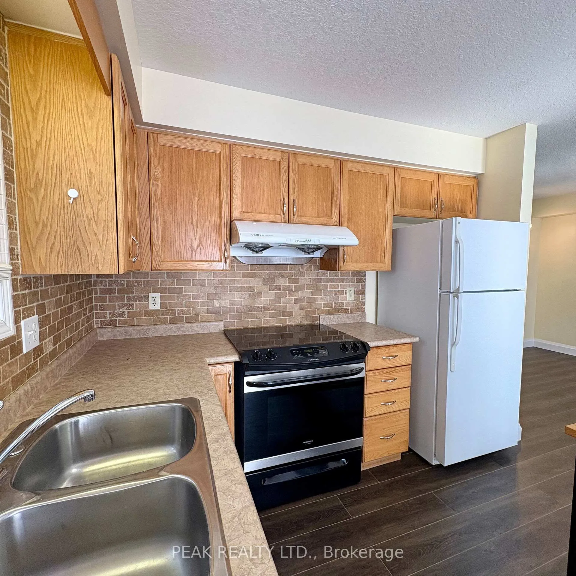 Photo 13 of 629 Violet Street, Waterloo — HOMEH