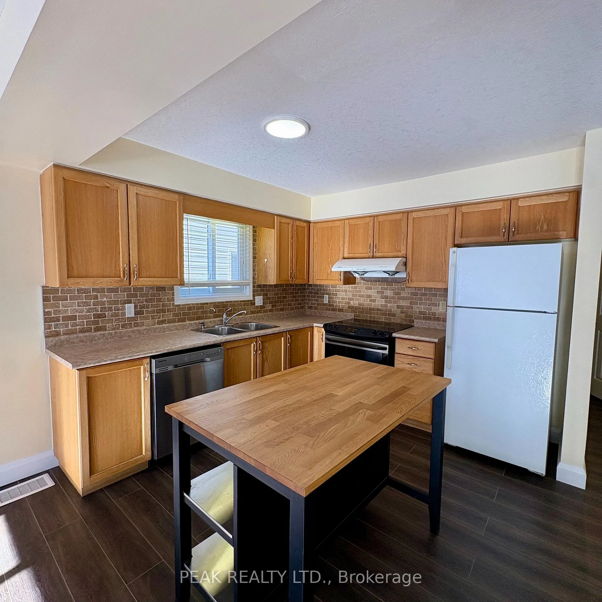 Photo 14 of 629 Violet Street, Waterloo — HOMEH