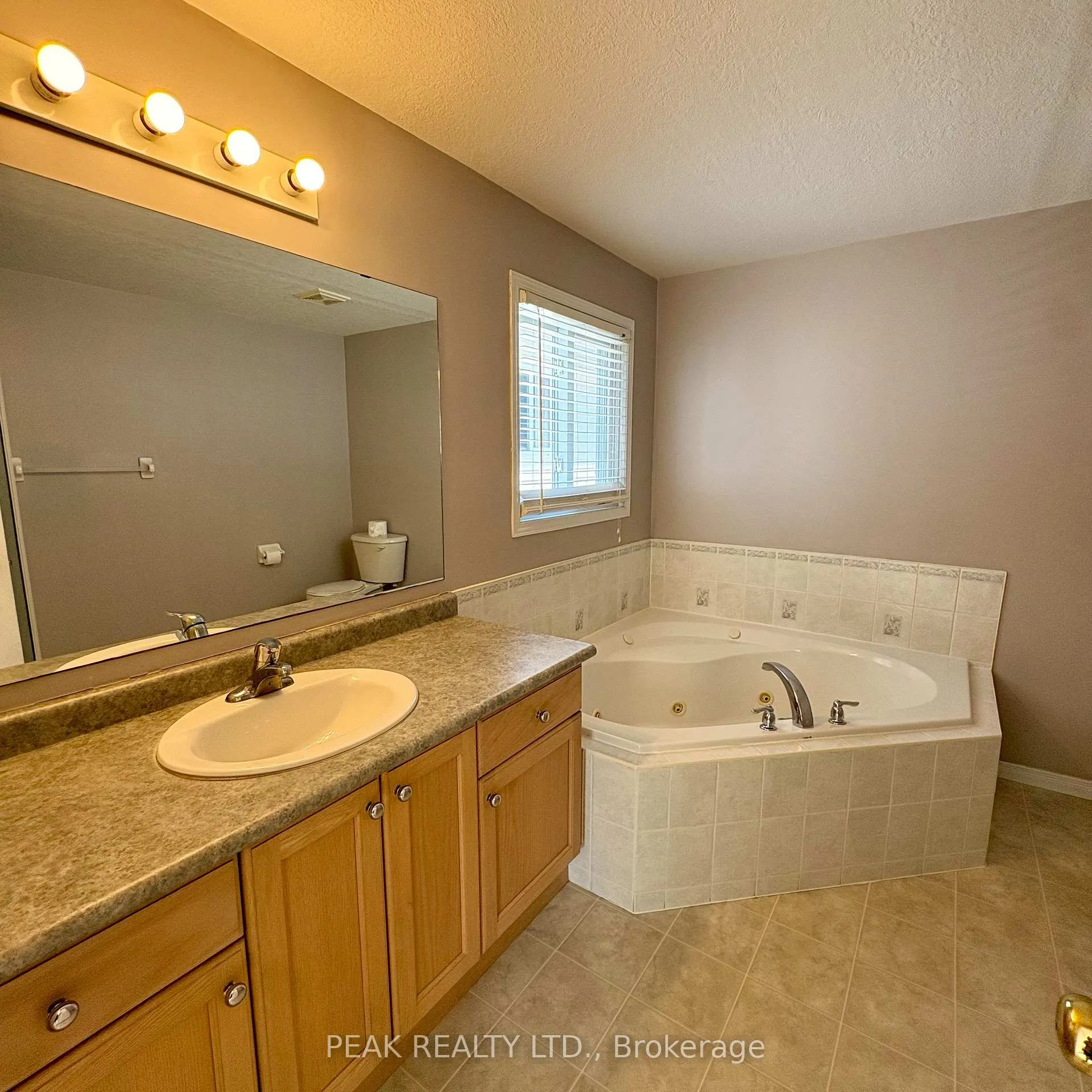 Photo 23 of 629 Violet Street, Waterloo — HOMEH