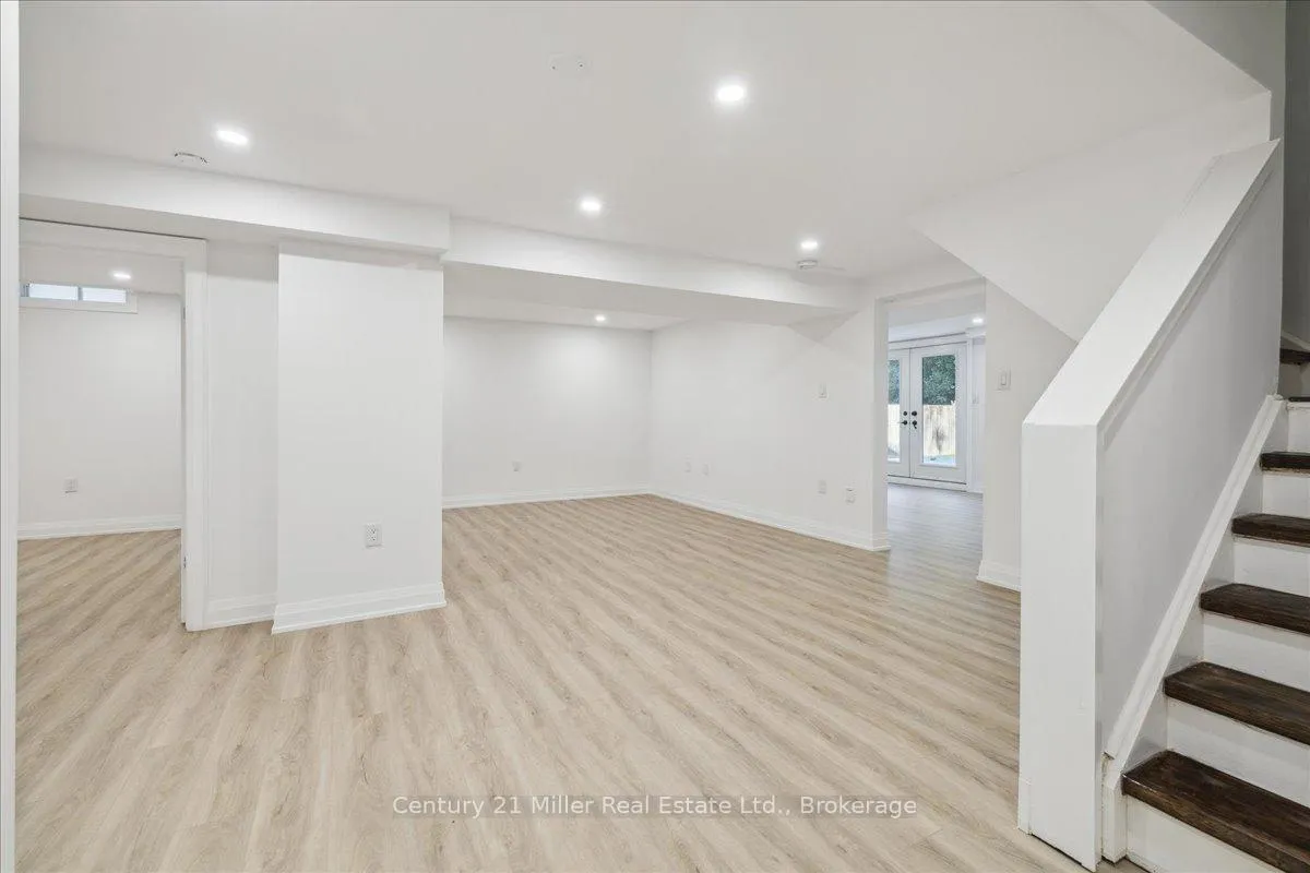 Photo 2 of Unit Basement, 91 Oneida Boulevard, Hamilton, Ancaster — HOMEH