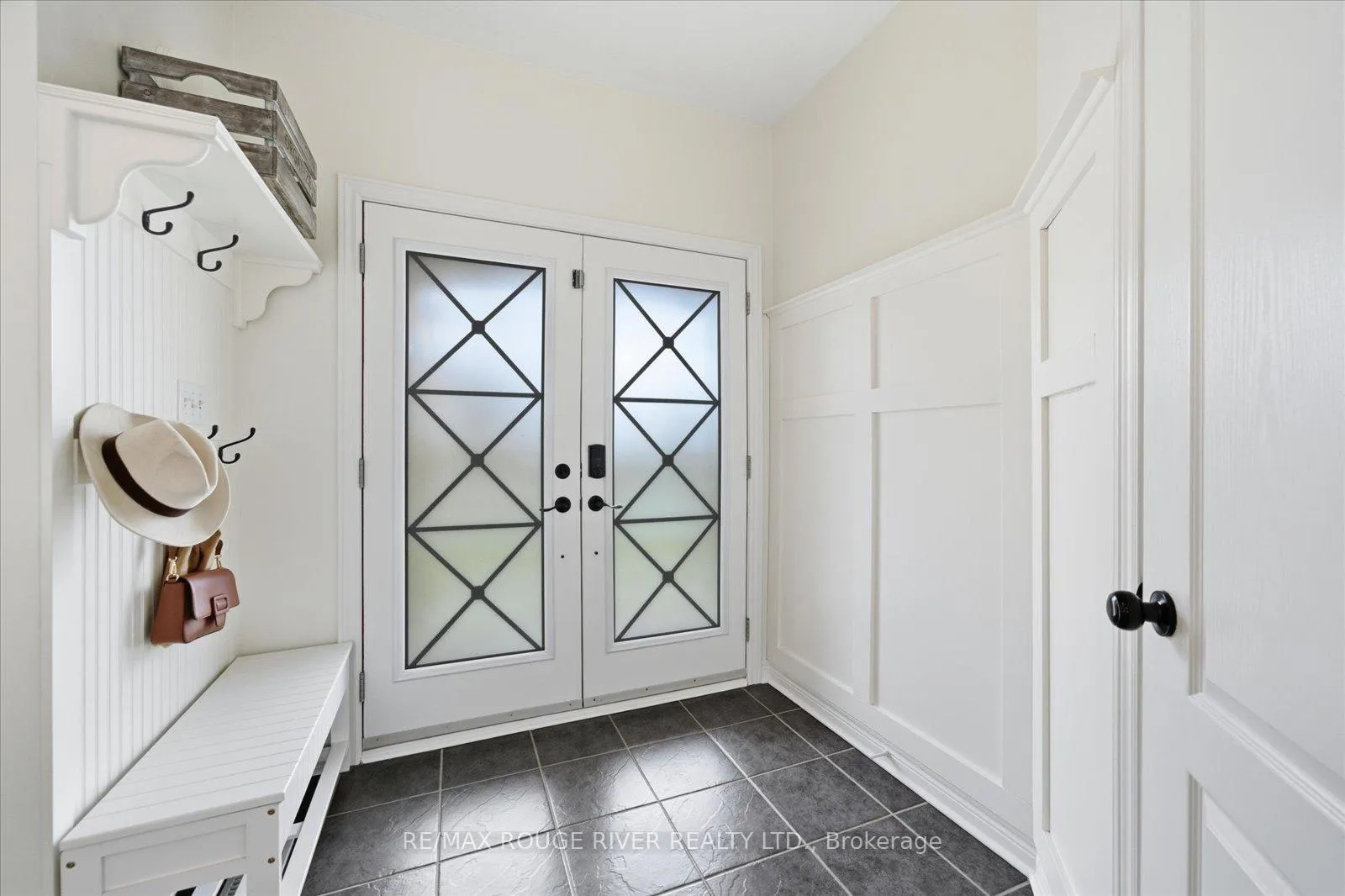 Photo 5 of 1954 Riverton Street, Oshawa, Taunton — HOMEH