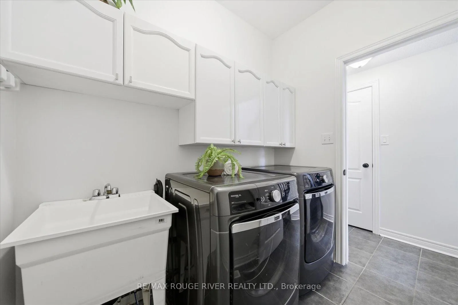 Photo 26 of 1954 Riverton Street, Oshawa, Taunton — HOMEH