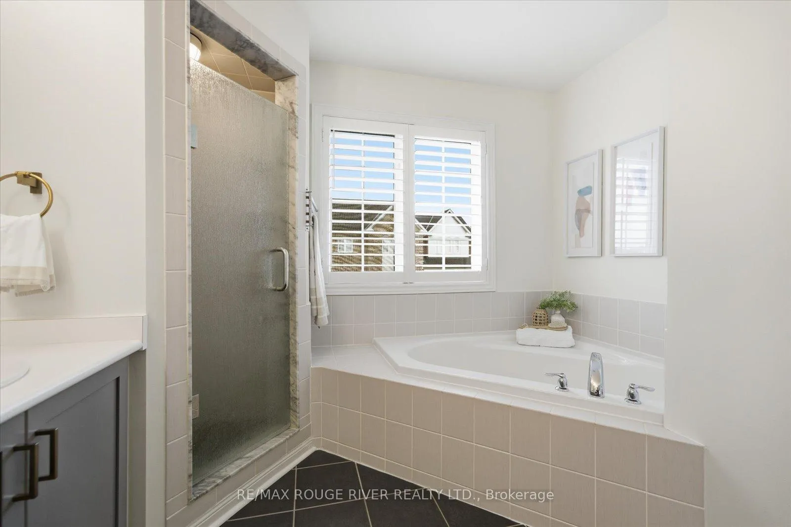 Photo 28 of 1954 Riverton Street, Oshawa, Taunton — HOMEH