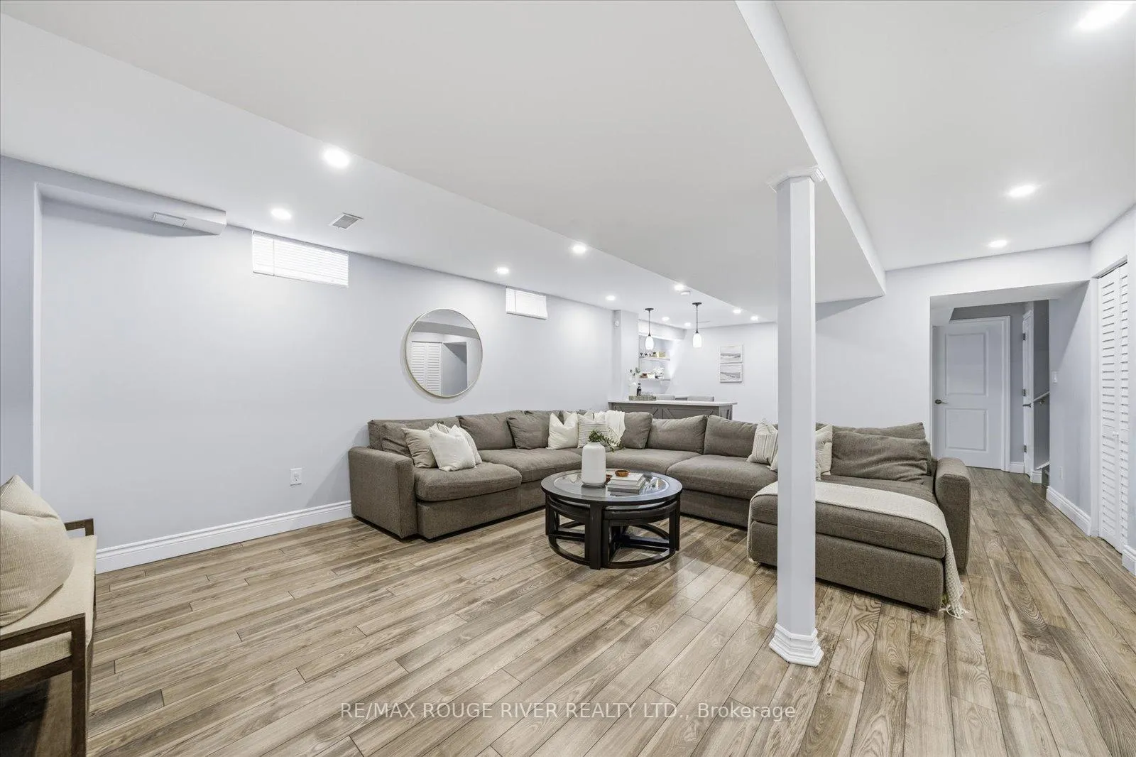 Photo 40 of 1954 Riverton Street, Oshawa, Taunton — HOMEH
