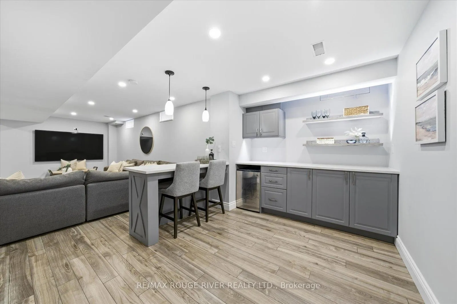 Photo 42 of 1954 Riverton Street, Oshawa, Taunton — HOMEH