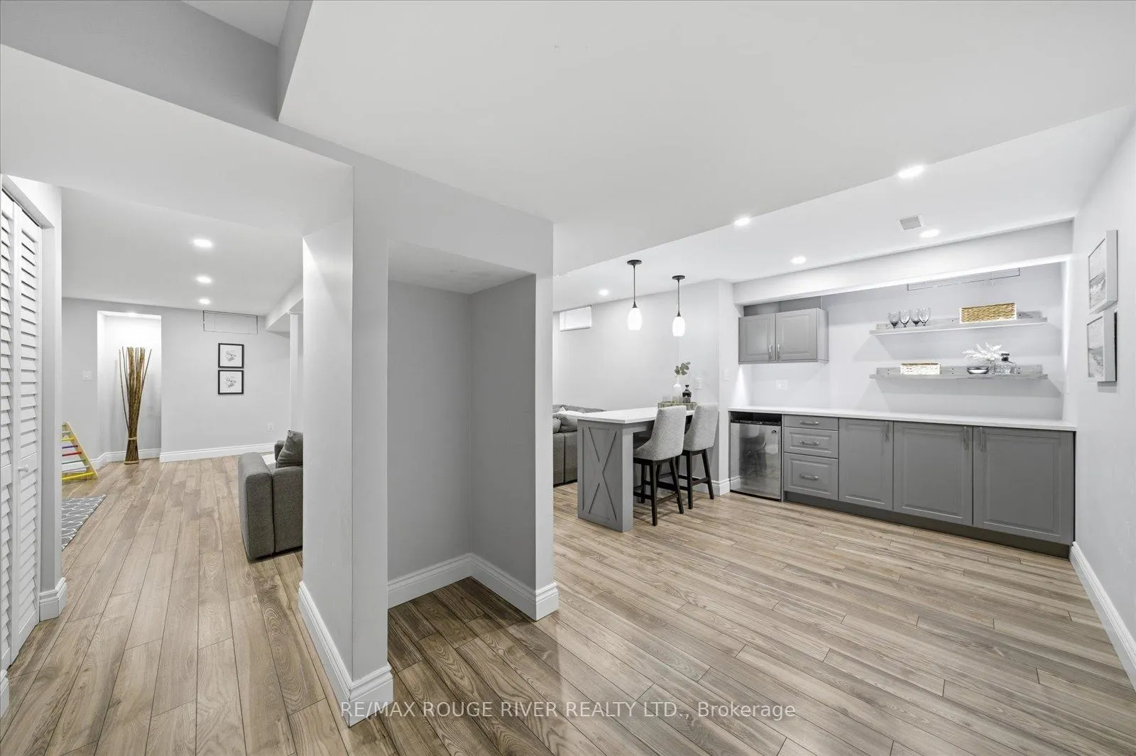 Photo 43 of 1954 Riverton Street, Oshawa, Taunton — HOMEH