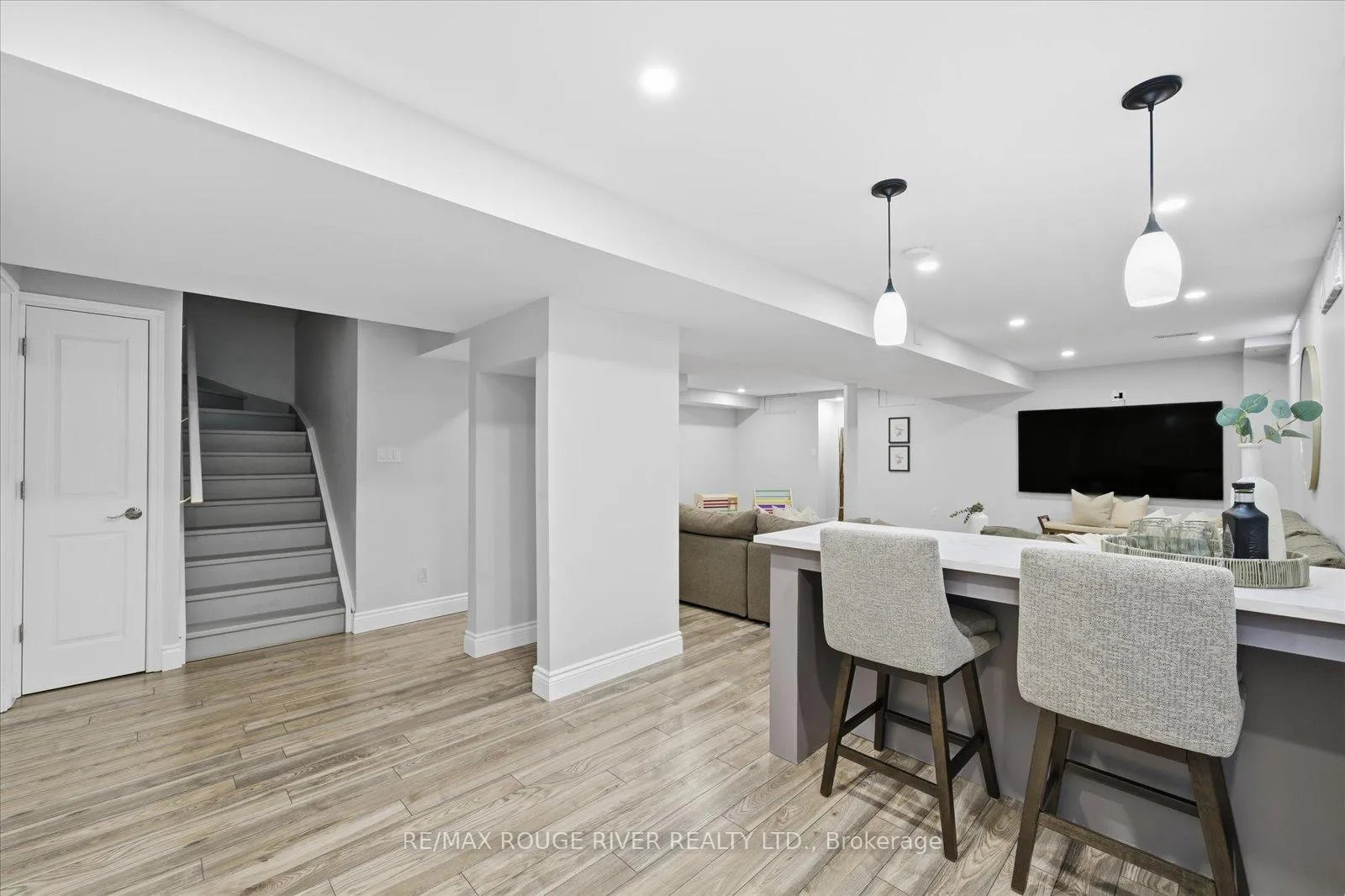 Photo 45 of 1954 Riverton Street, Oshawa, Taunton — HOMEH