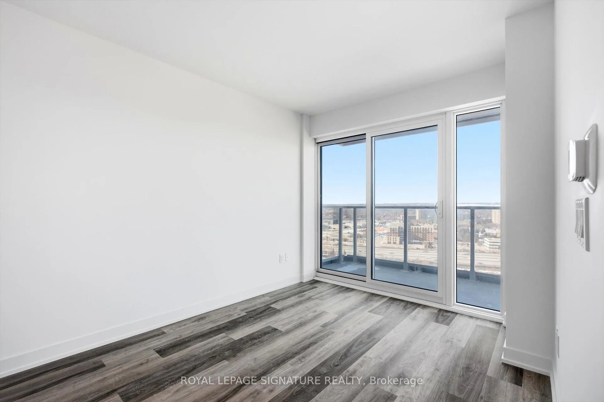 Photo 6 of Unit 2302, 1010 Sandy Beach Road, Pickering, Bay Ridges — HOMEH