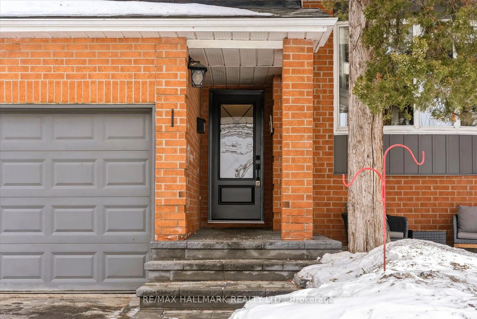 Photo 3 of 233 Fincham Avenue, Markham, Markham Village — HOMEH