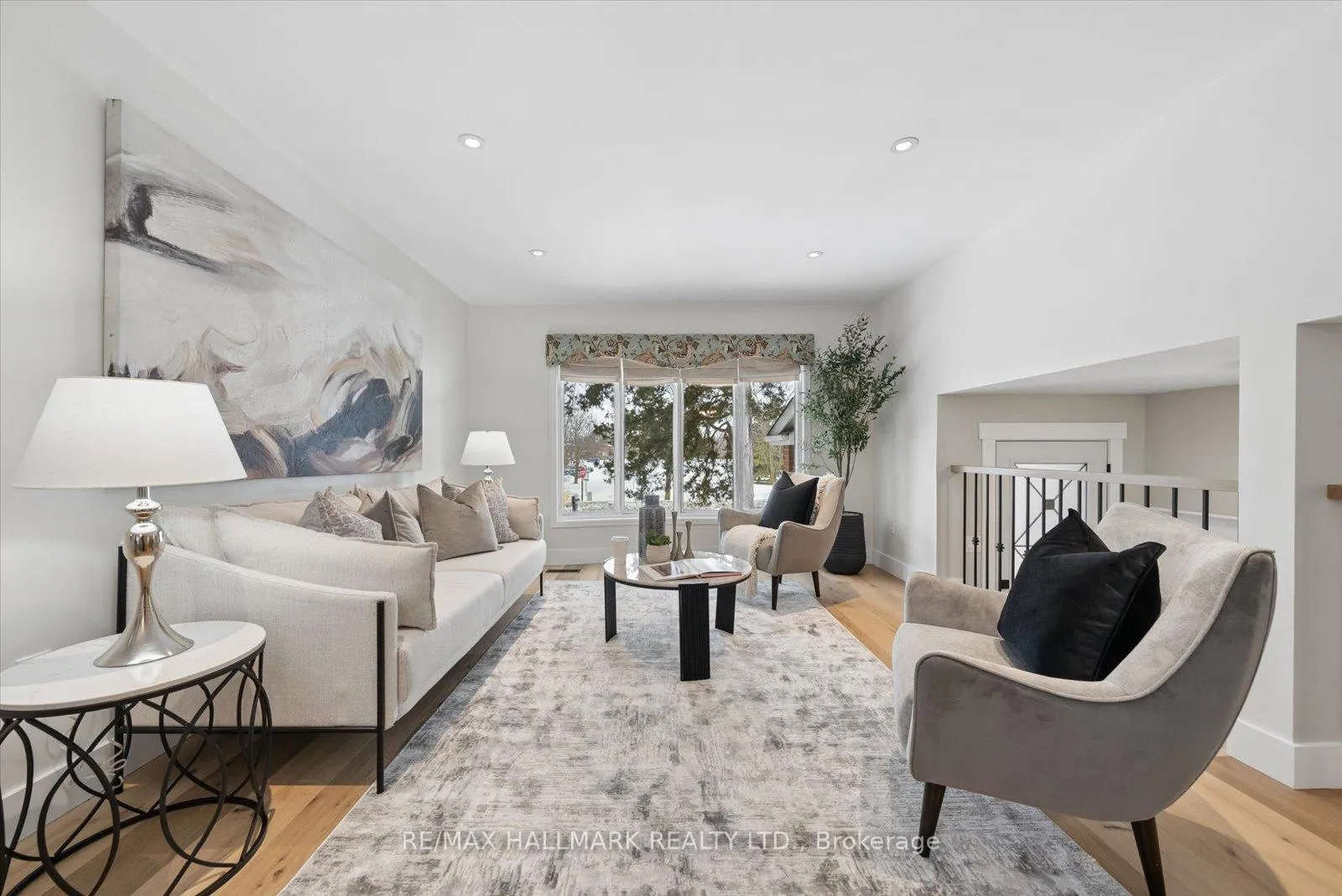 Photo 7 of 233 Fincham Avenue, Markham, Markham Village — HOMEH