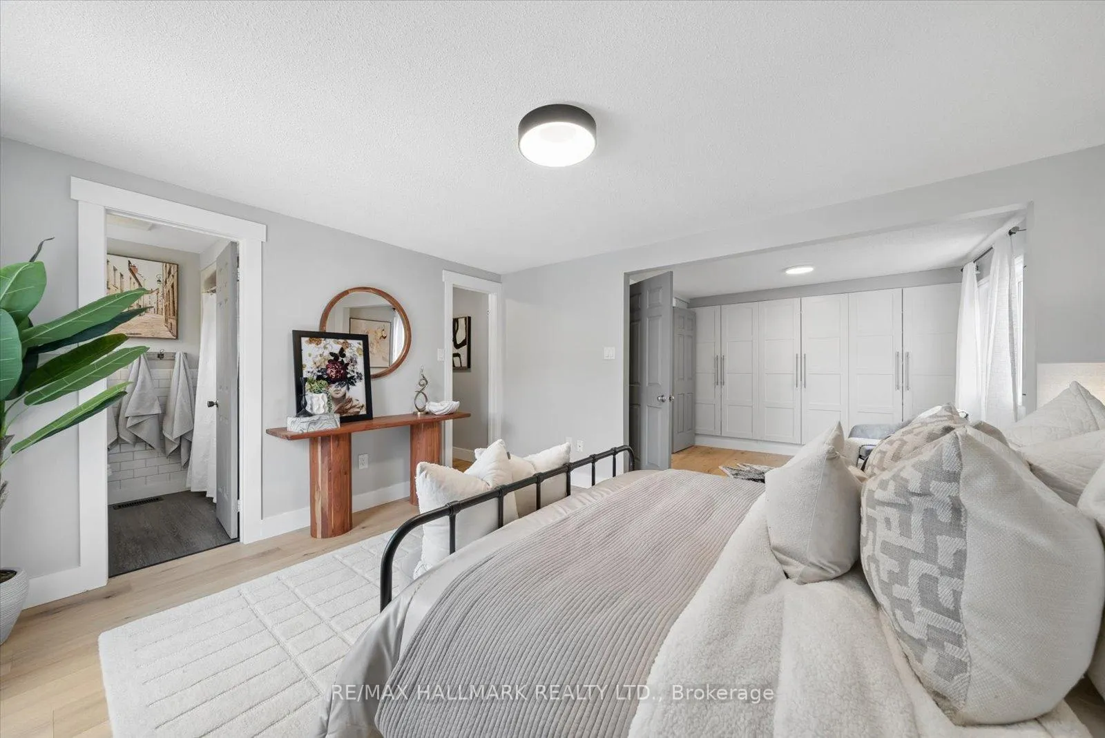 Photo 24 of 233 Fincham Avenue, Markham, Markham Village — HOMEH