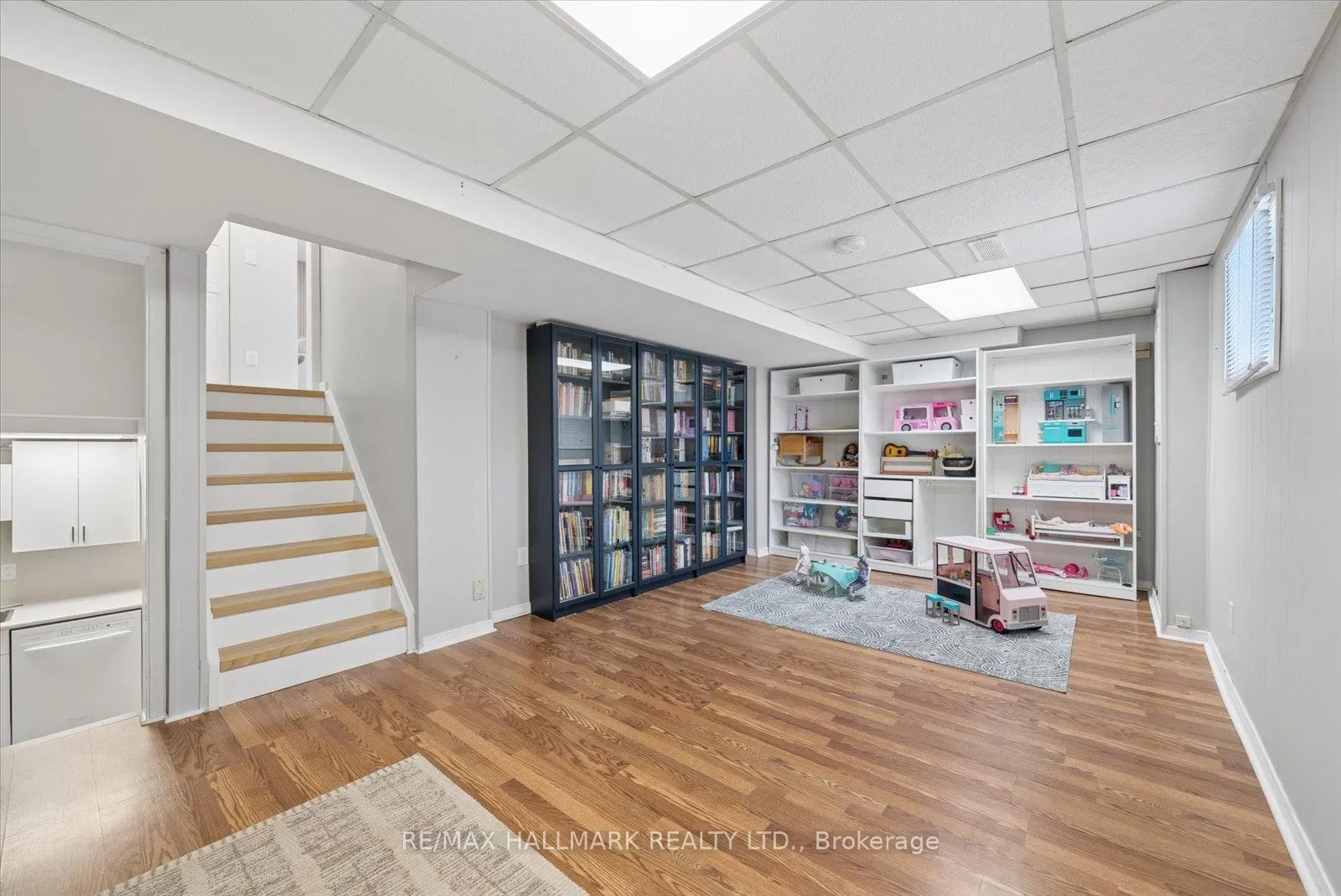 Photo 33 of 233 Fincham Avenue, Markham, Markham Village — HOMEH