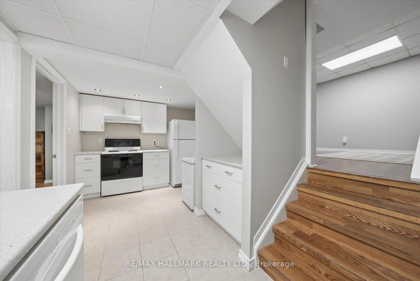 Photo 38 of 233 Fincham Avenue, Markham, Markham Village — HOMEH