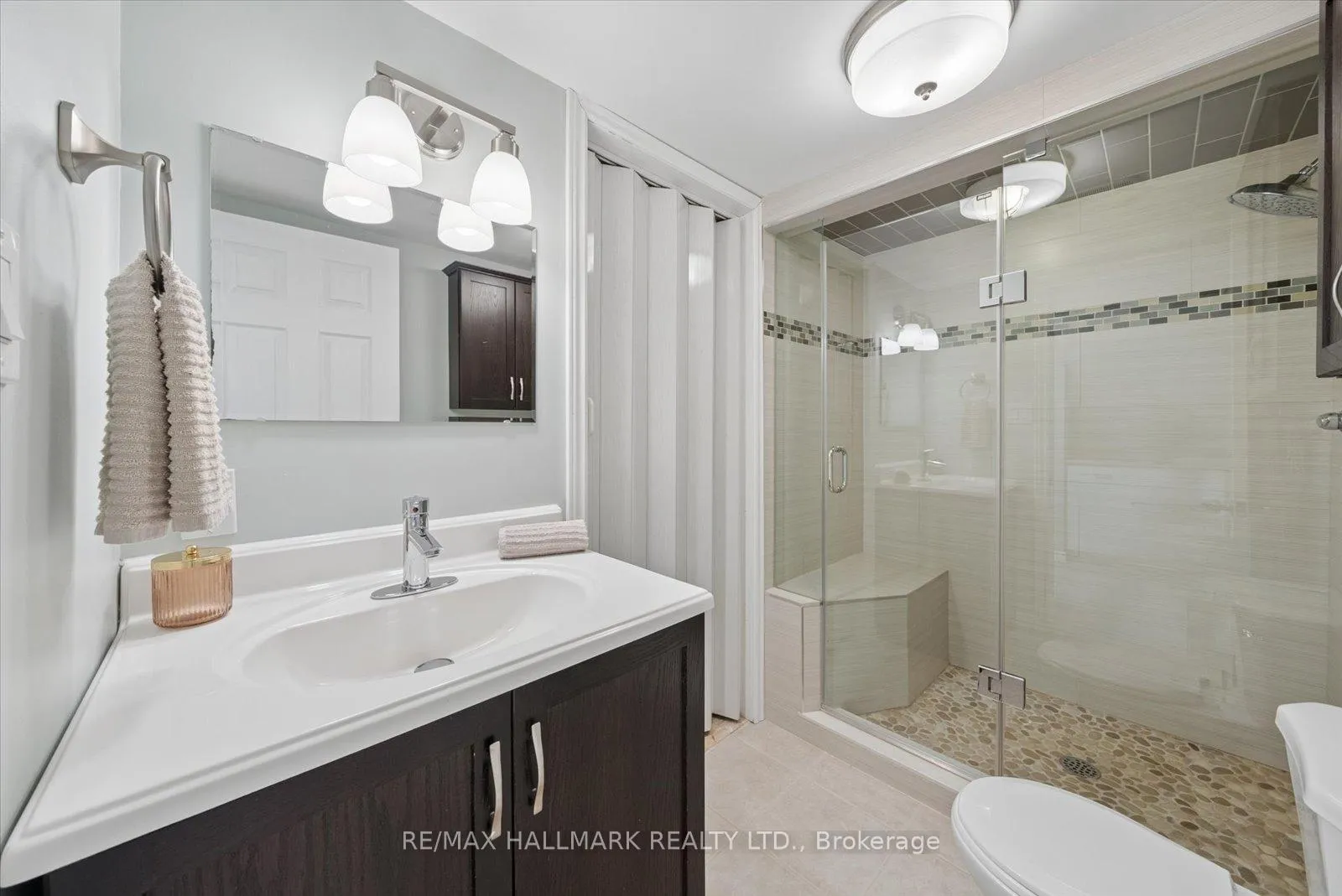 Photo 39 of 233 Fincham Avenue, Markham, Markham Village — HOMEH