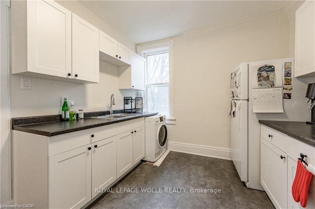 Photo 10 of Unit UPPER, 17 Hilda Place, Kitchener — HOMEH