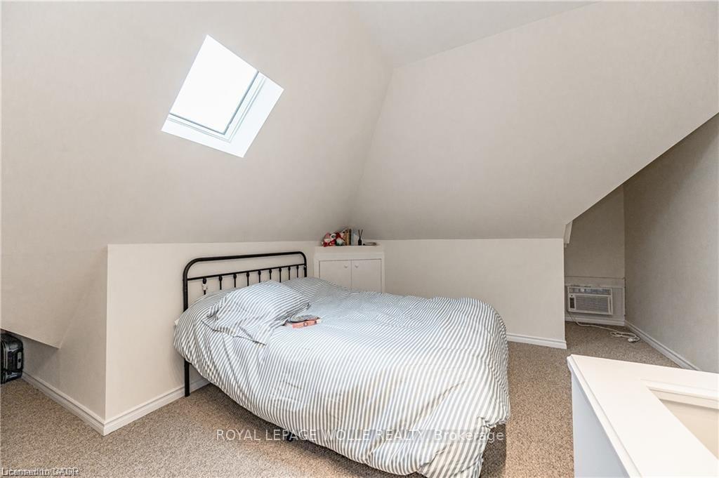 Photo 14 of Unit UPPER, 17 Hilda Place, Kitchener — HOMEH