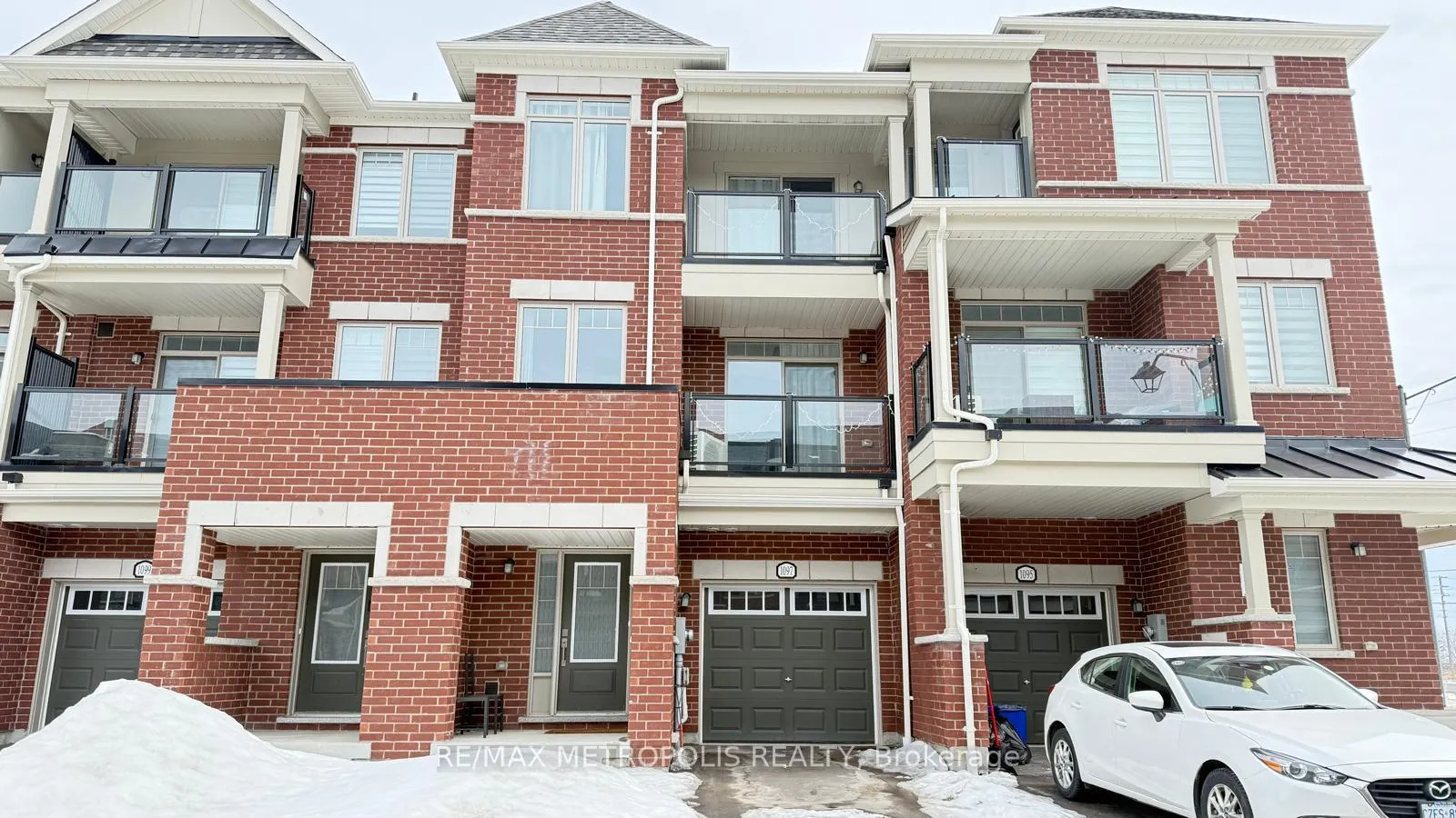 Front of 1097 Lockie Drive