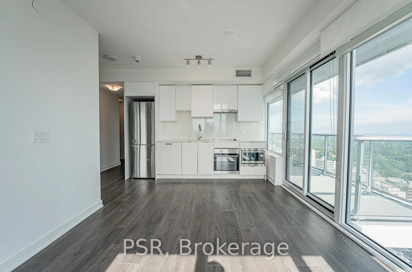 Photo 3 of Unit 3610, 195 Redpath Avenue, Toronto, Mount Pleasant West — HOMEH