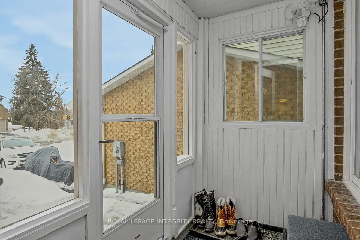 Photo 3 of 3 Palomino Drive, Ottawa, Kanata - Bridlewood — HOMEH