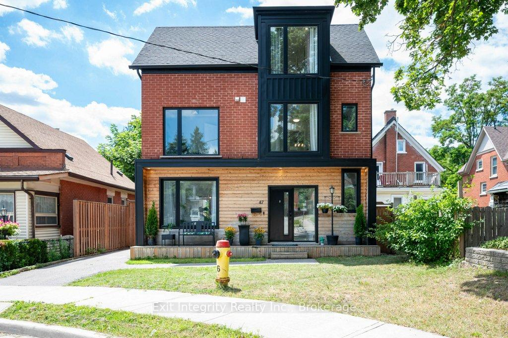 Photo 2 of 47 Gruhn Street, Kitchener — HOMEH