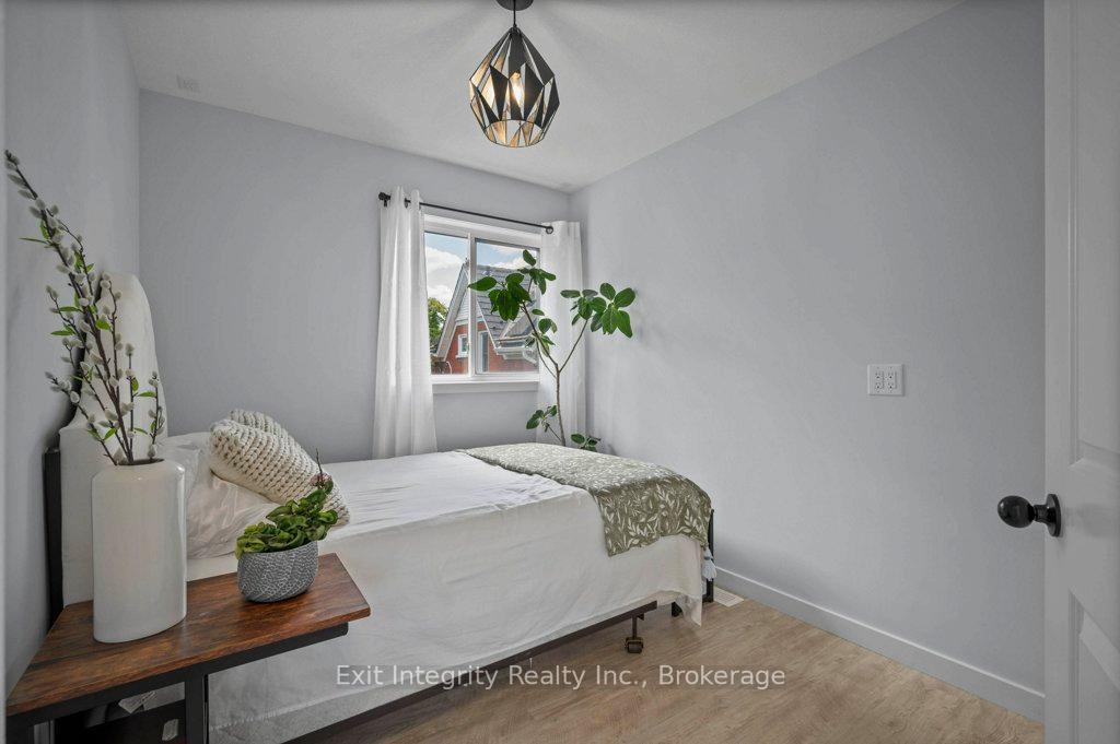 Photo 11 of 47 Gruhn Street, Kitchener — HOMEH