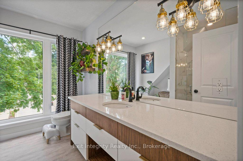 Photo 20 of 47 Gruhn Street, Kitchener — HOMEH