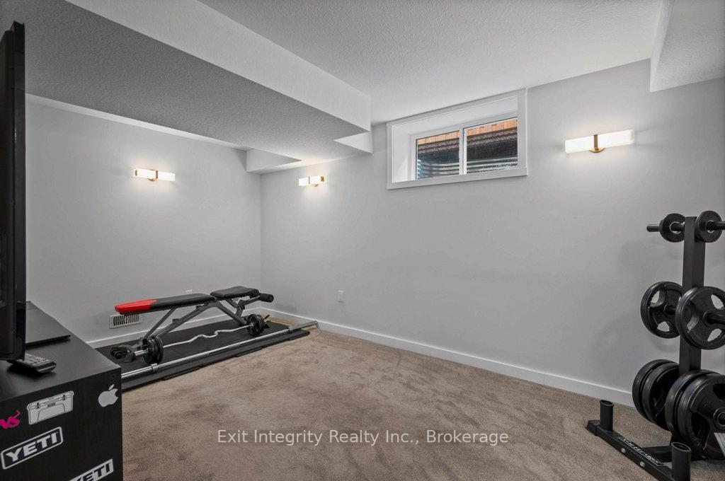 Photo 23 of 47 Gruhn Street, Kitchener — HOMEH