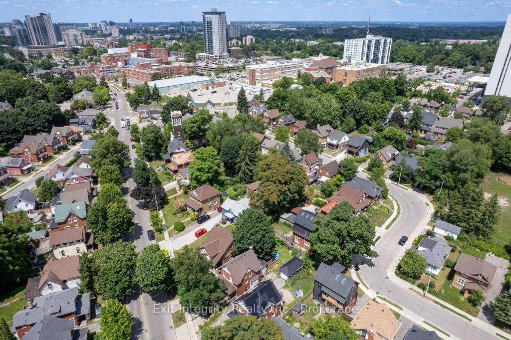 Photo 33 of 47 Gruhn Street, Kitchener — HOMEH