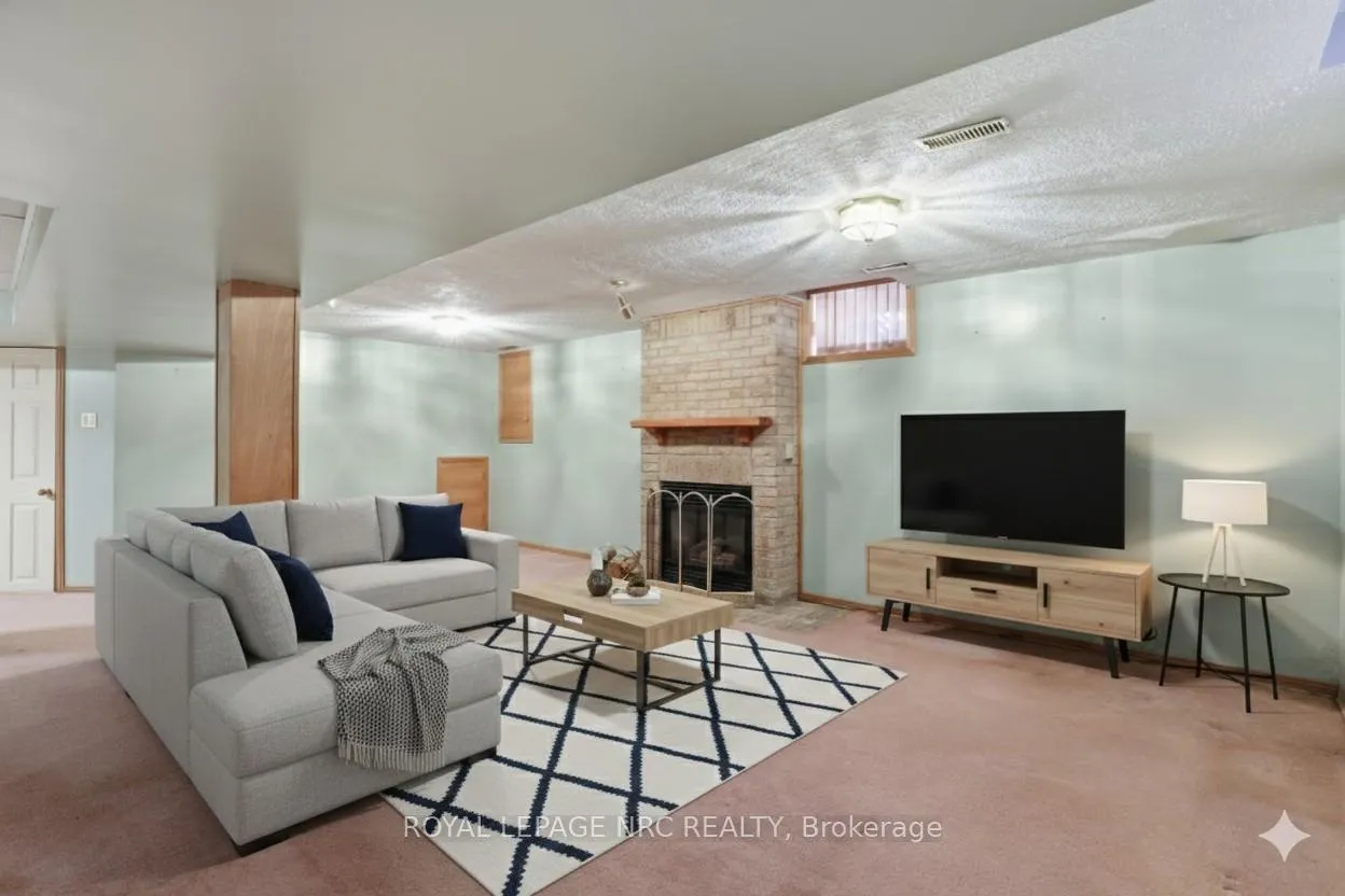 Photo 23 of 107 Butler Drive, Hamilton, Butler — HOMEH