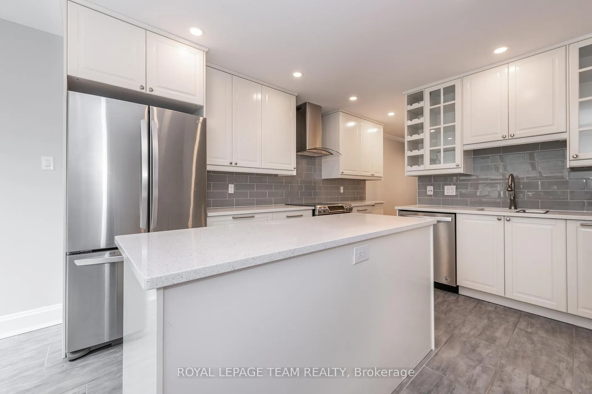 Photo 9 of Unit C, 595 Besserer Street, Ottawa, Sandy Hill — HOMEH