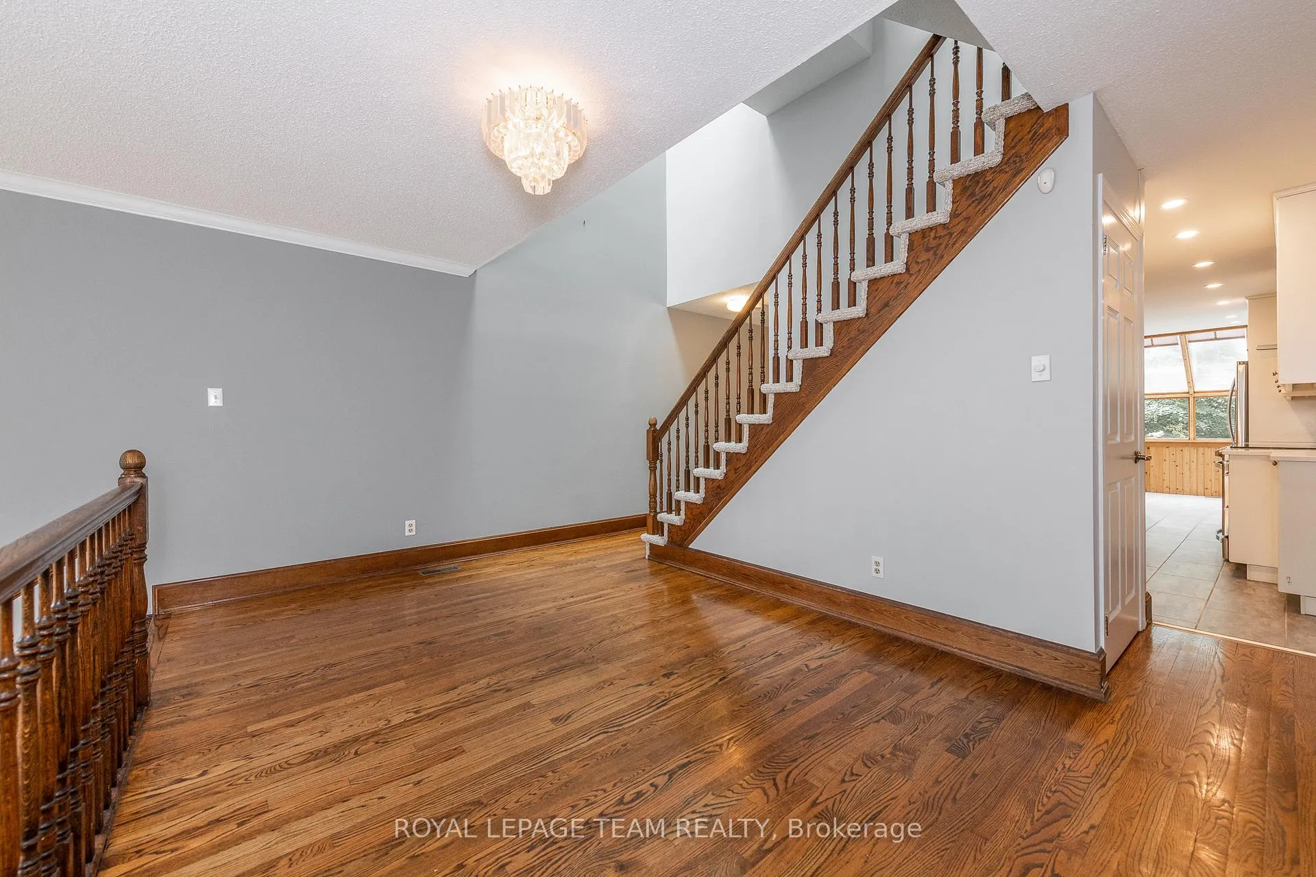 Photo 15 of Unit C, 595 Besserer Street, Ottawa, Sandy Hill — HOMEH