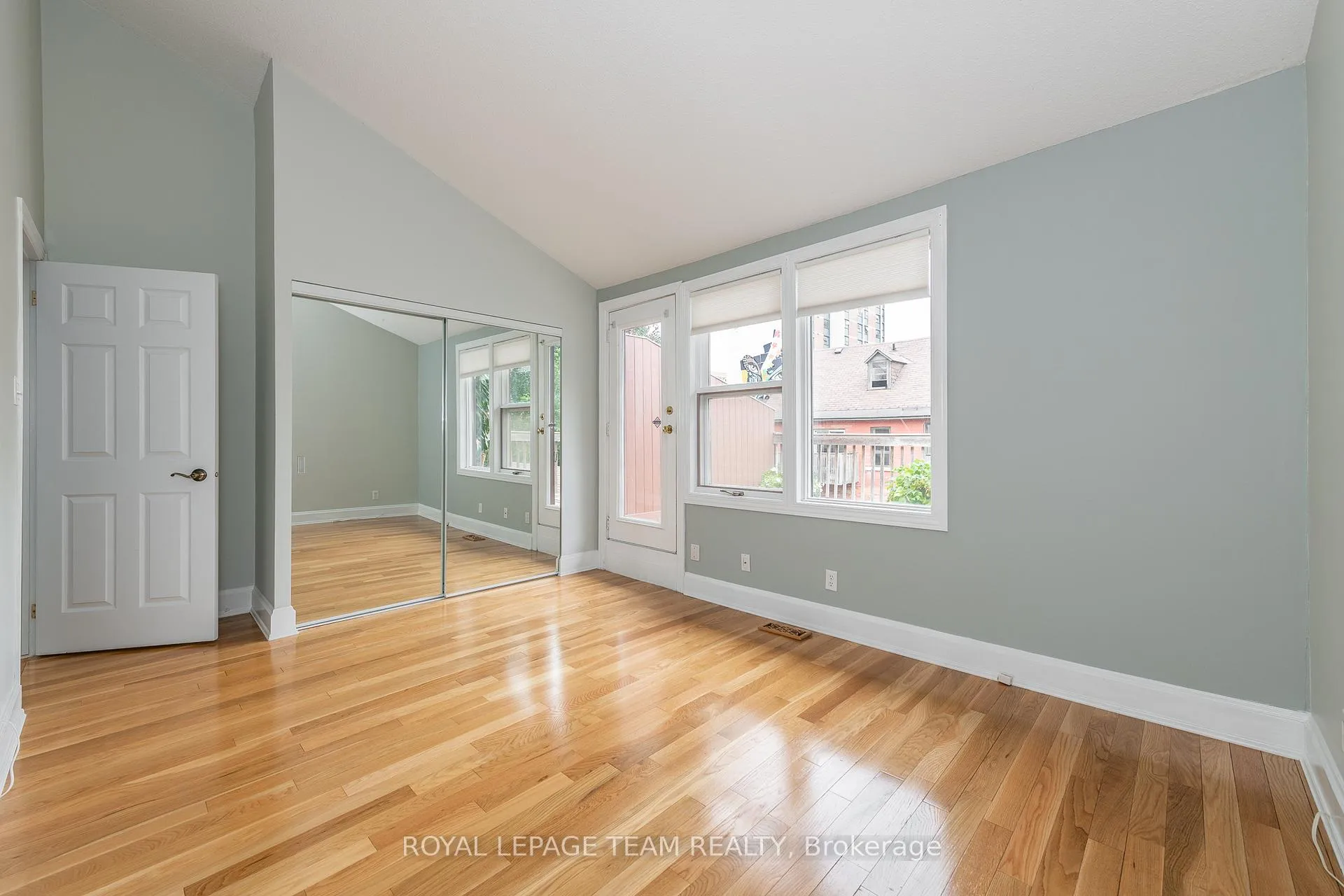 Photo 18 of Unit C, 595 Besserer Street, Ottawa, Sandy Hill — HOMEH