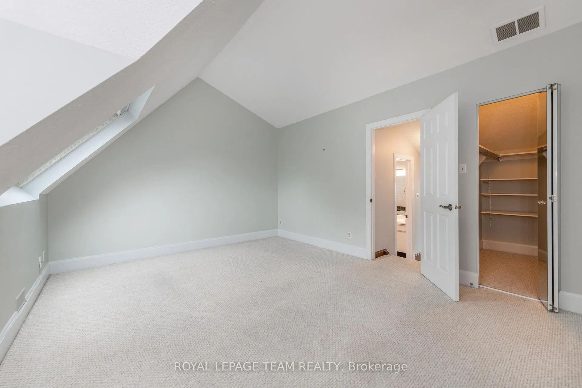 Photo 23 of Unit C, 595 Besserer Street, Ottawa, Sandy Hill — HOMEH