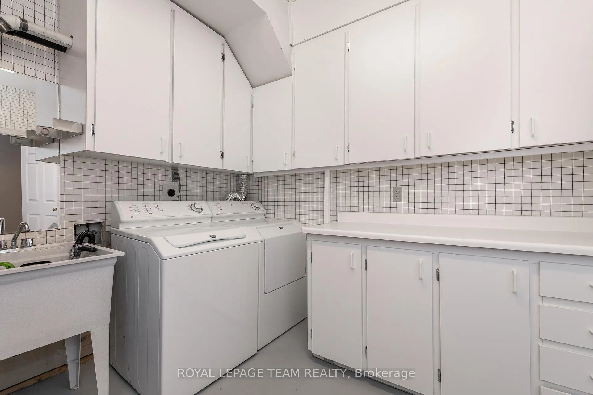 Photo 25 of Unit C, 595 Besserer Street, Ottawa, Sandy Hill — HOMEH
