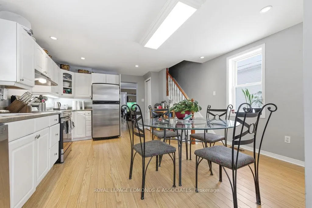 Photo 4 of 408 Moffat Street, Pembroke — HOMEH