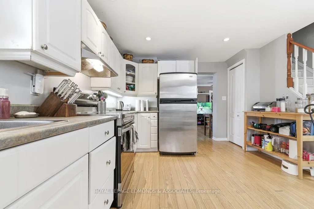 Photo 5 of 408 Moffat Street, Pembroke — HOMEH
