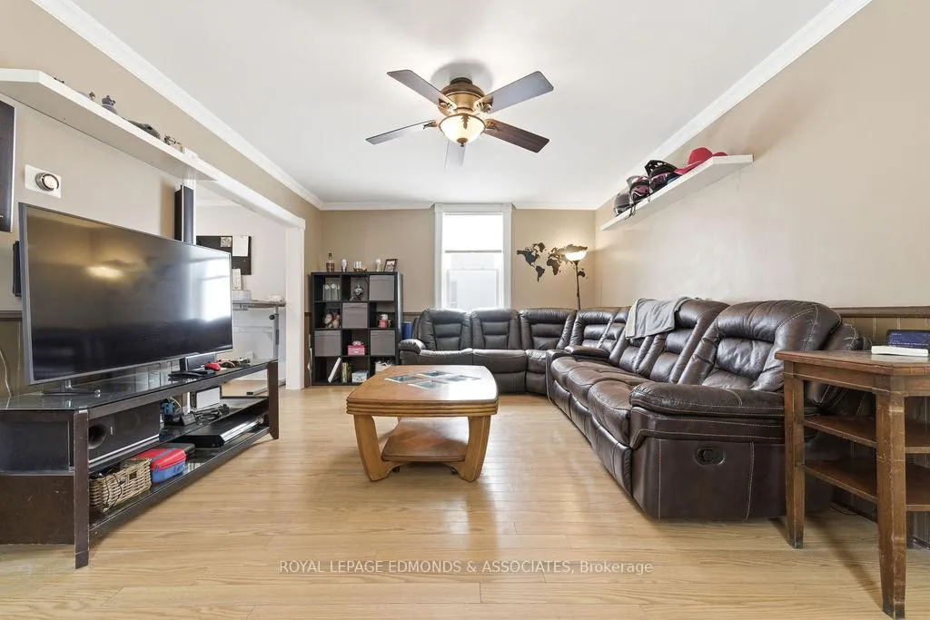 Photo 9 of 408 Moffat Street, Pembroke — HOMEH
