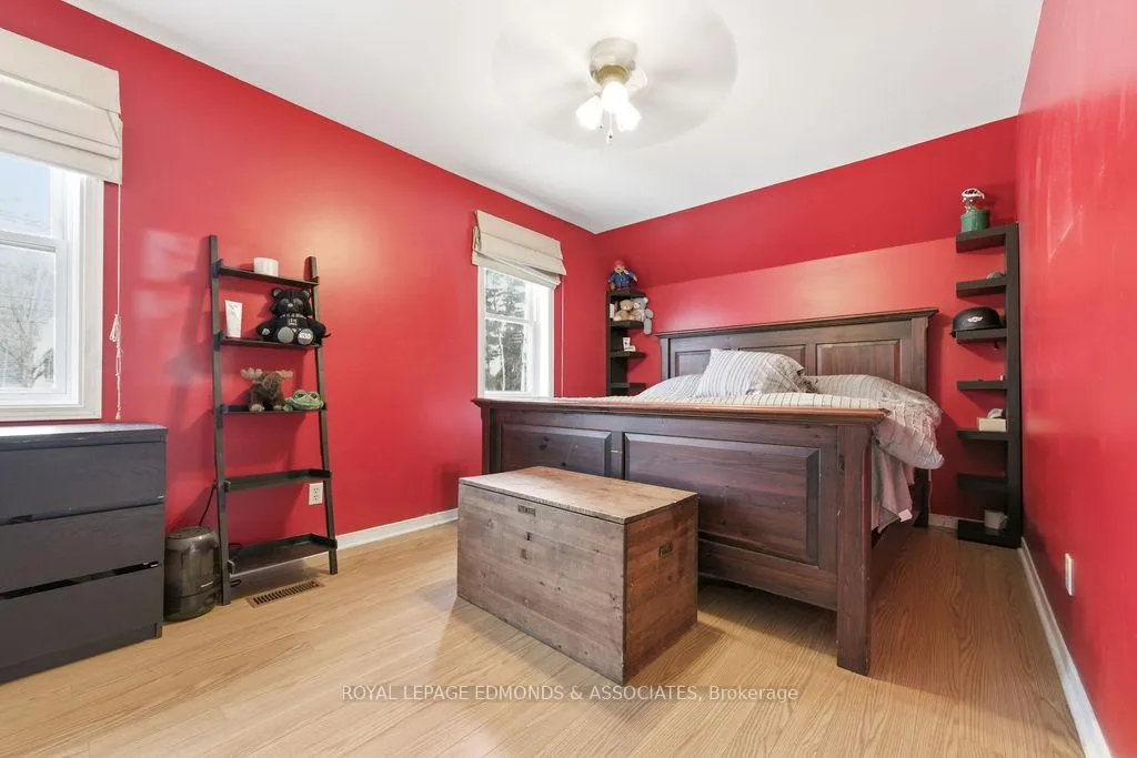 Photo 18 of 408 Moffat Street, Pembroke — HOMEH
