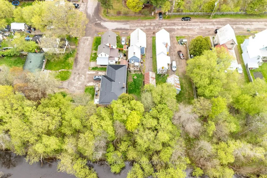 Photo 47 of 408 Moffat Street, Pembroke — HOMEH