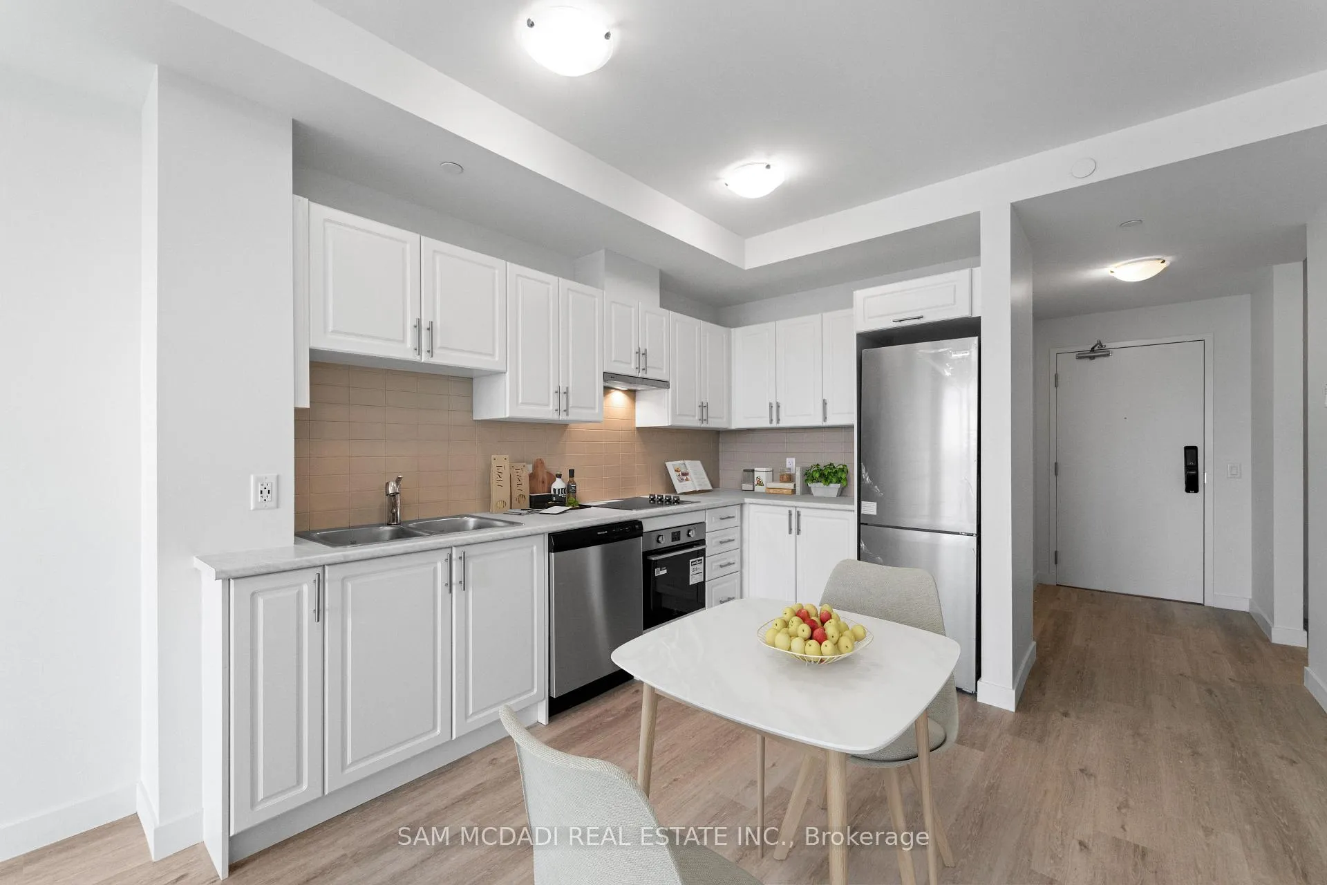 Photo 5 of Unit 505, 461 Green Road, Hamilton, Stoney Creek — HOMEH